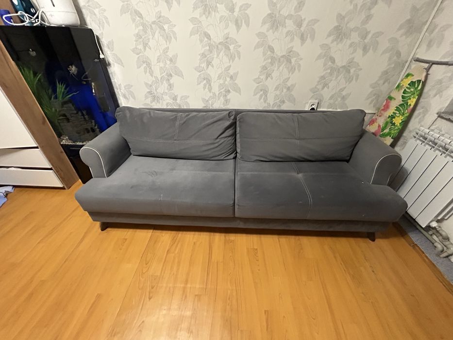 Продаю диван с подушками