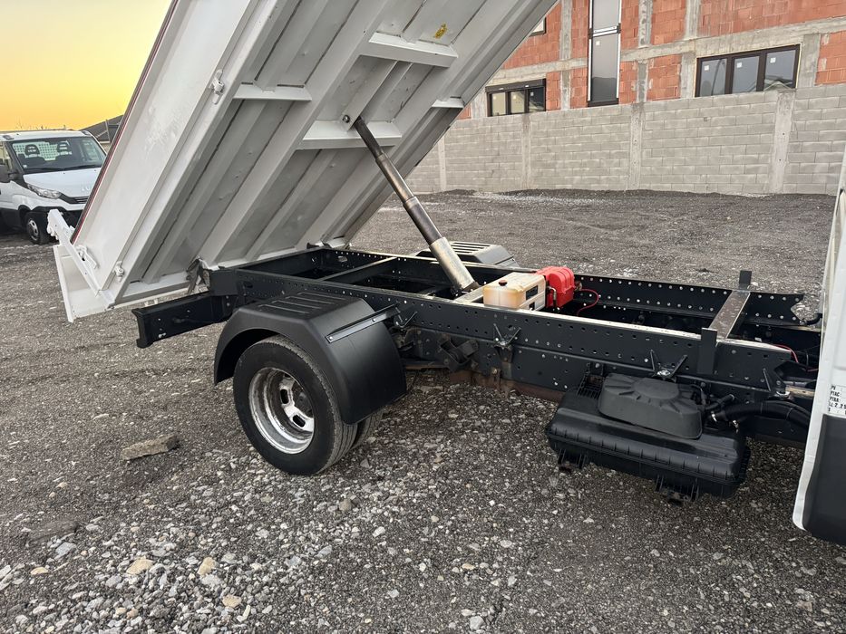 Iveco basculabil pe spate