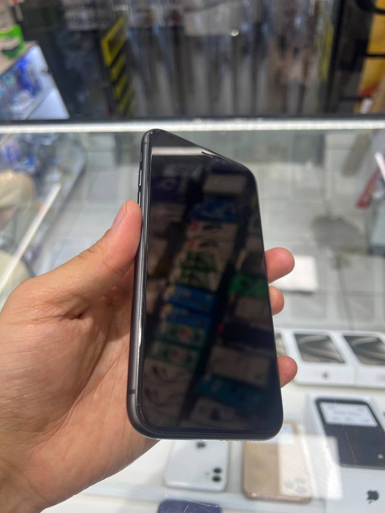 Iphone 11 srochna sotiladi