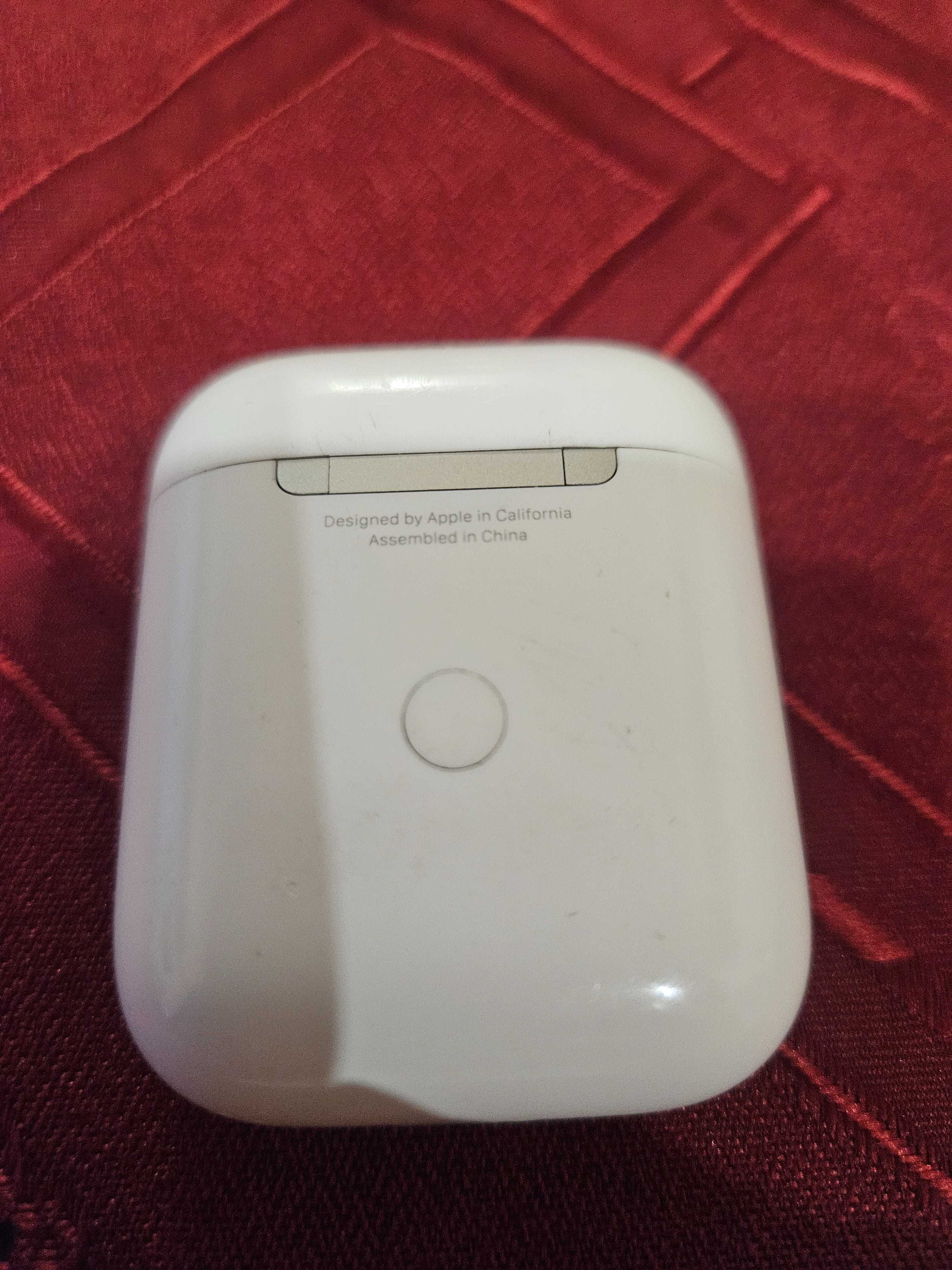 Apple AirPods 2 ,кутия с безжично зареждане