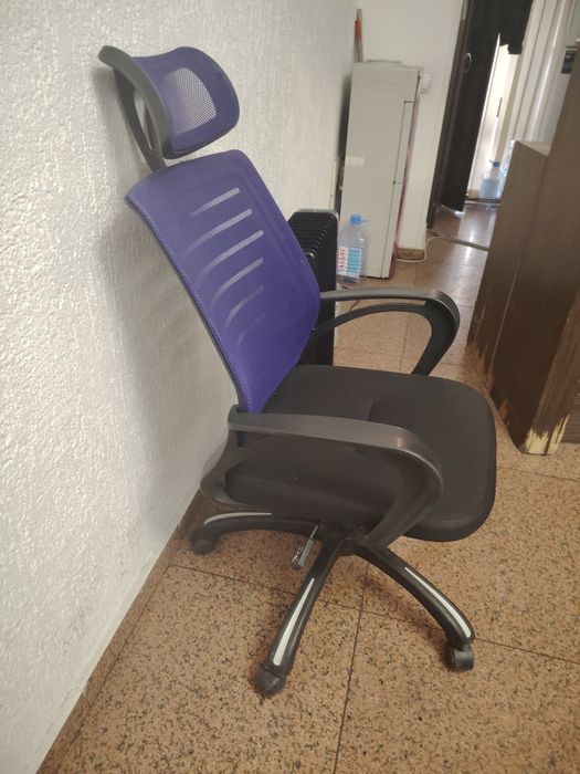 Продам два кресла дешево