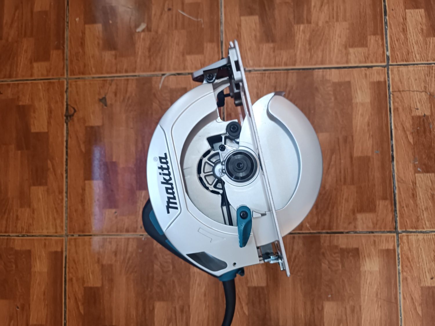 MAKITA HS7600 chan saw