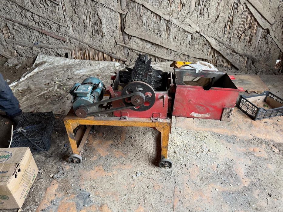 Продается зерно, сено дробилка всё в одном. Цена : 120.000 тысяч