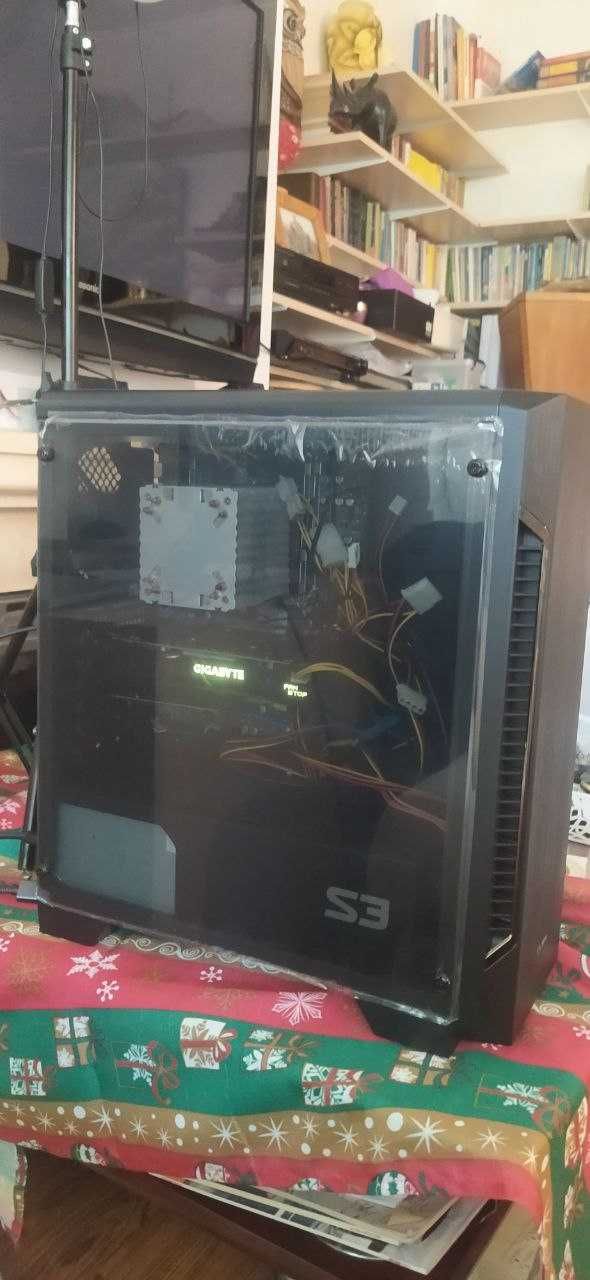 Компютър Intel 2690v2 3.0Ghz, GTX 1070 8GB, Mem 24GB DDR3, M2 128 SSD,