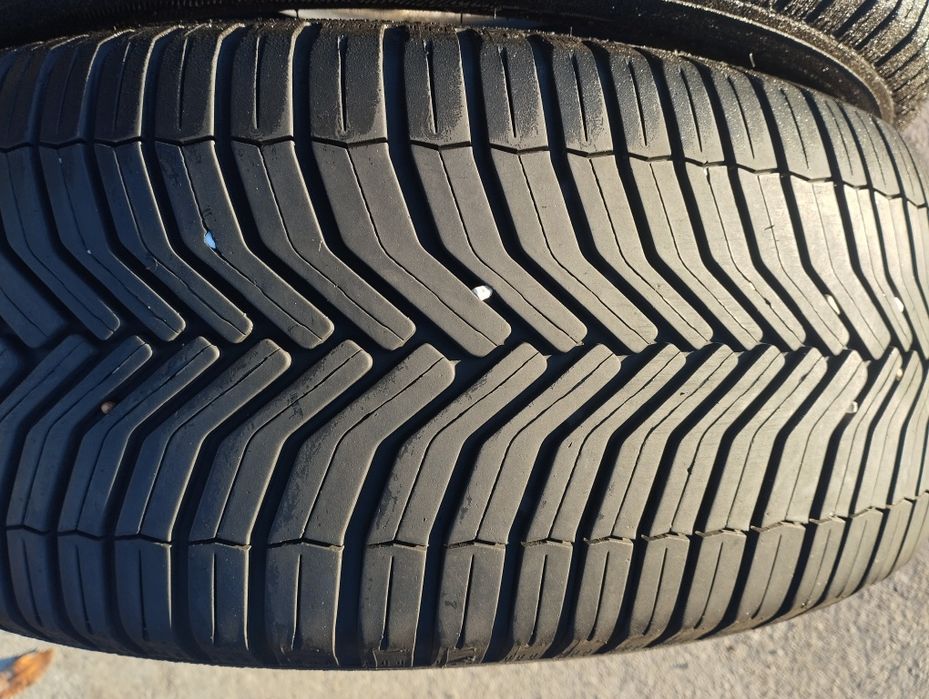2 buc 225 50 17  .98v Michelin Crossclimate Allseason