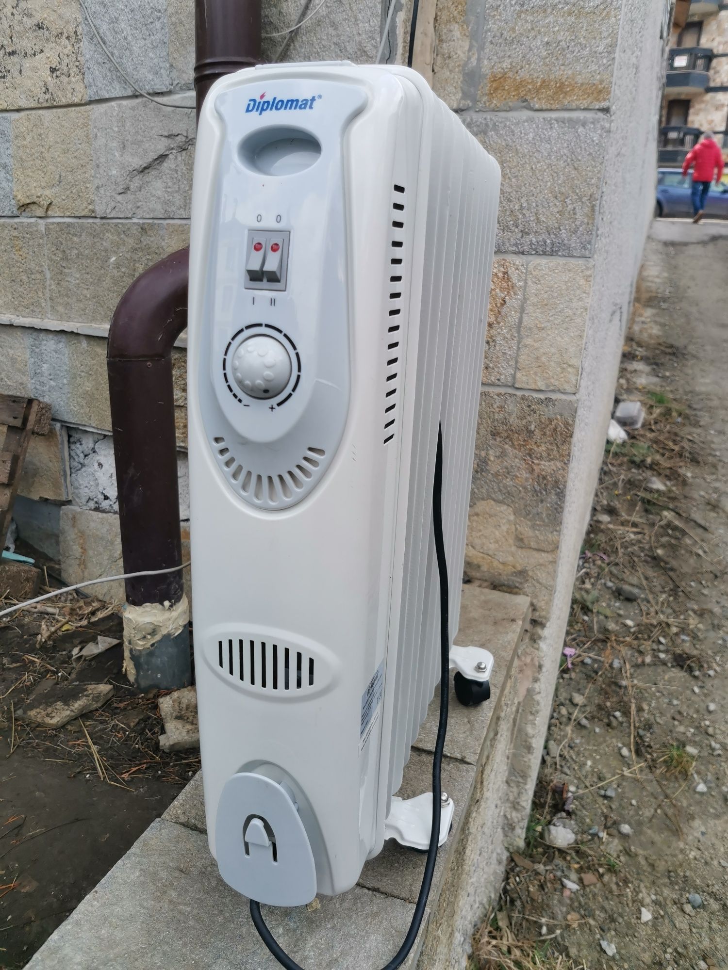 Маслен радиатор diplomat 2500w