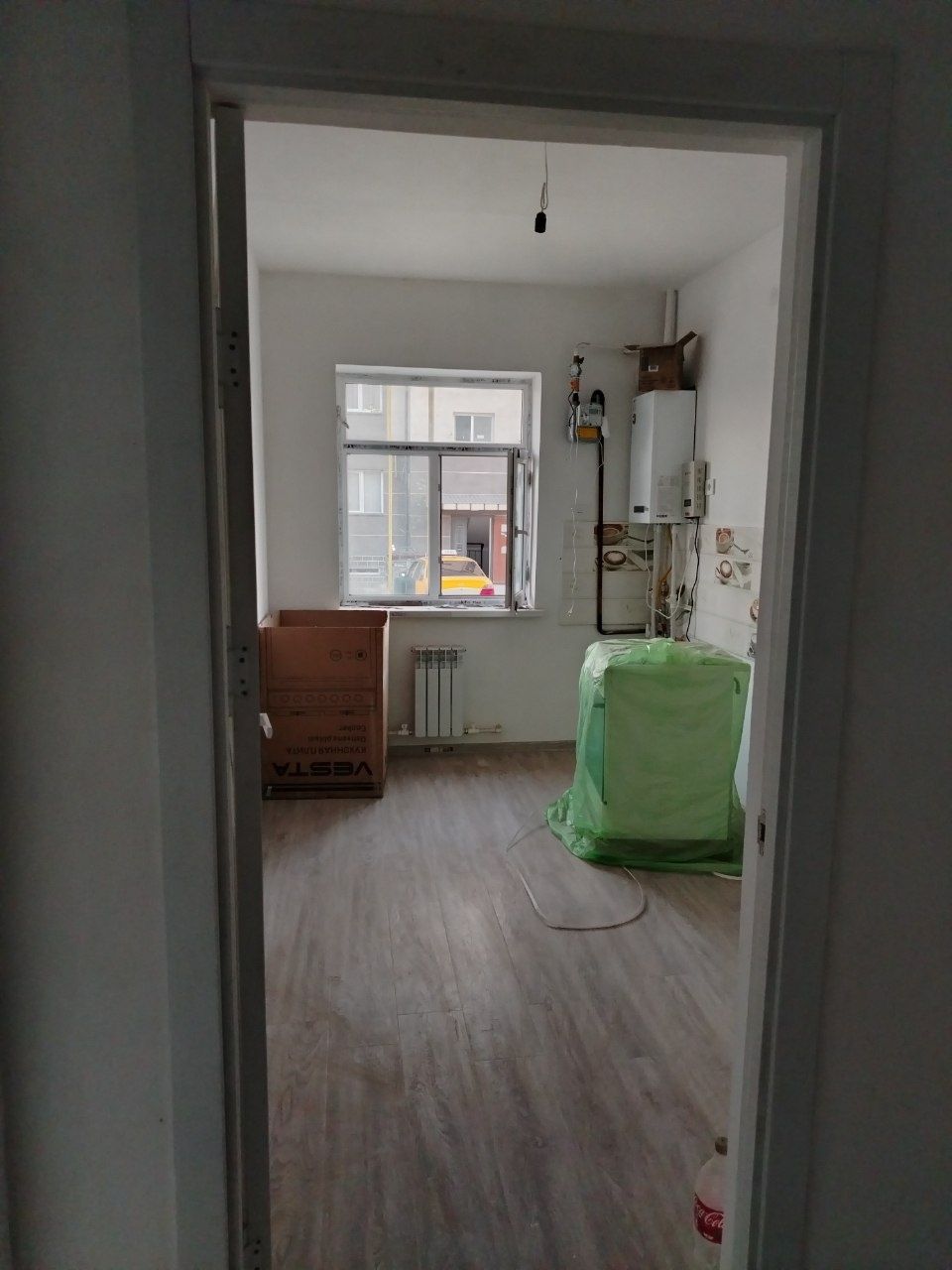 2 xonali kvartira sotiladi