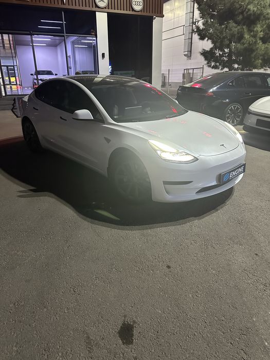 Tesla model 3 2022