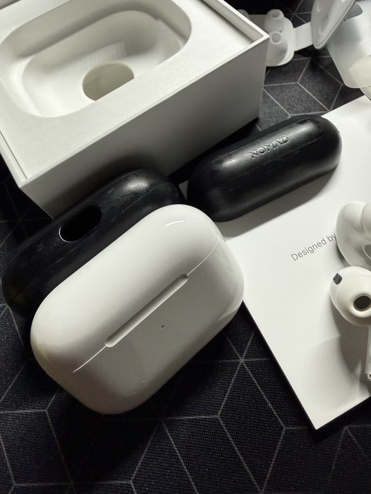 Airpods Pro 1 Carcasa Magsafe + Husa piele NOMAD