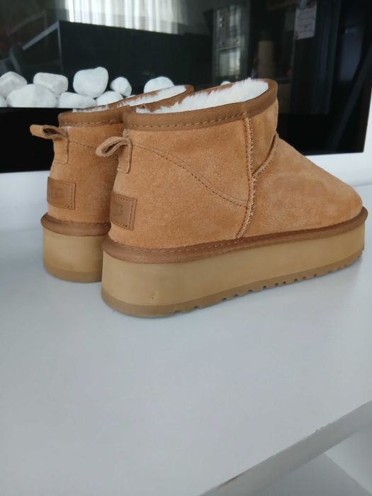 Ghete ugg scurte noi