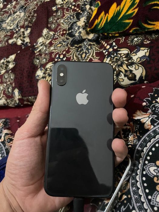 Iphone  xs  hamma joyi radnoy ochilmagan telifon