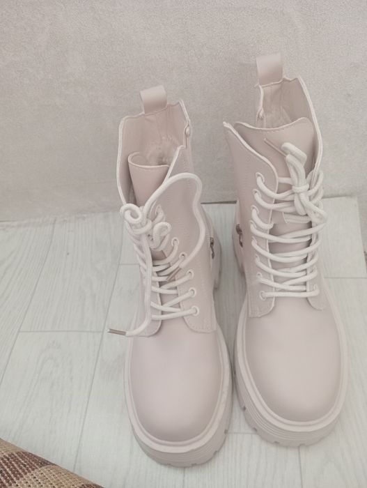 Продам ботинки  зимние