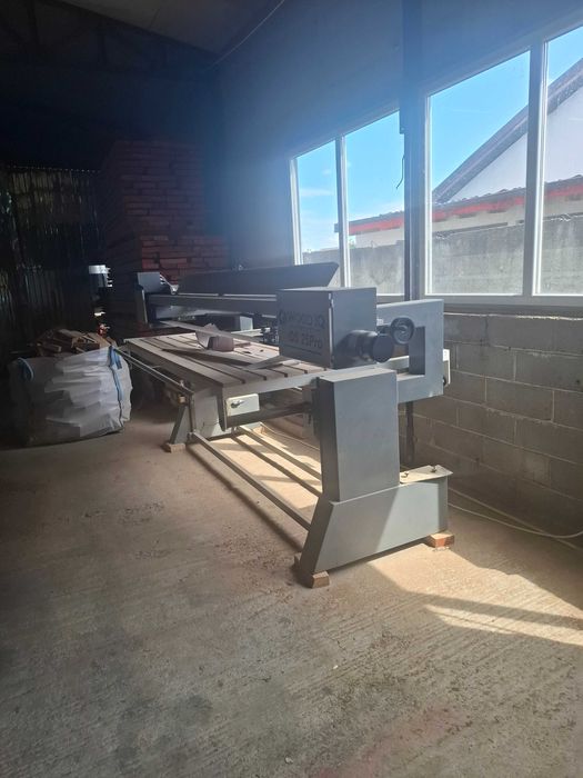 Masina de slefuit si exhaustor