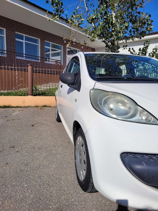 Peugeot 107 2008 2 usi