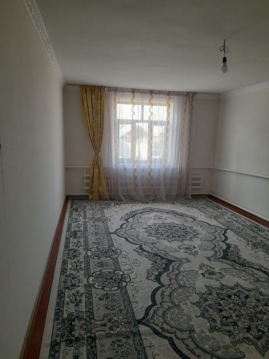 Юкори Чирчик  тумани  Саксанота махалласи. Ховли хонодон ижарага (квар