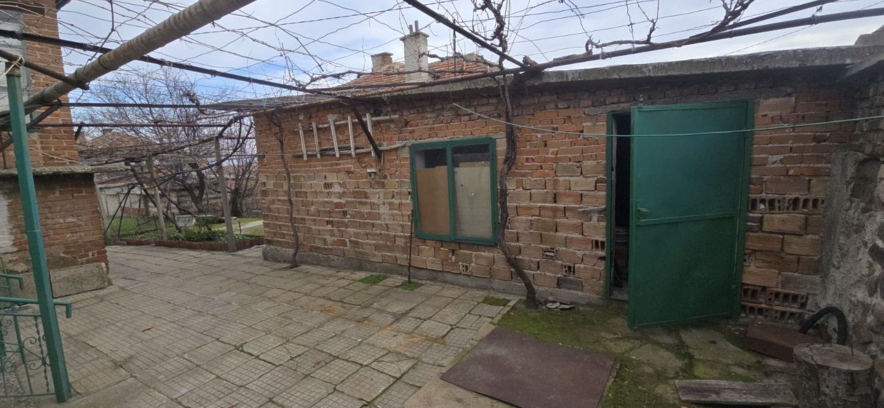 Продава се Къща в Пазарджик, Промишлена зона - 800 кв.м за 48 €/кв.м - Снимка #4