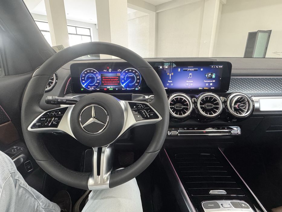 Mercedes-Benz EQB 260