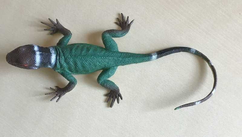 Figurina Tipo Iguana dimensiune 26cm