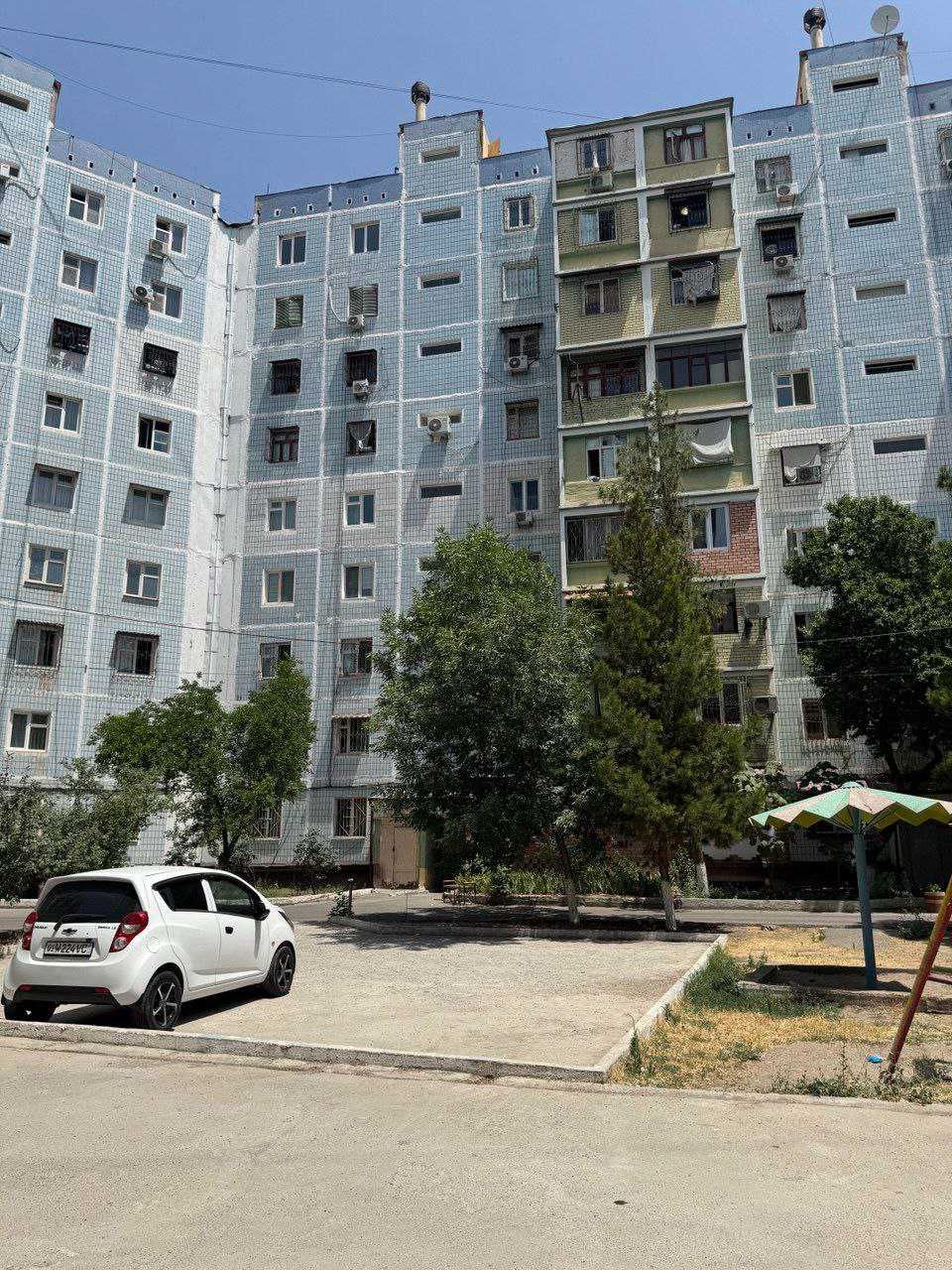 Продаю свою сергели-7 бекат-3 улучшенка 4-х ком разделка можно ипотека