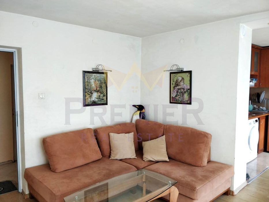 Продава се Къща в с. Страшимирово, Област Варна - 320 кв.м за 663 €/кв.м - Снимка #2