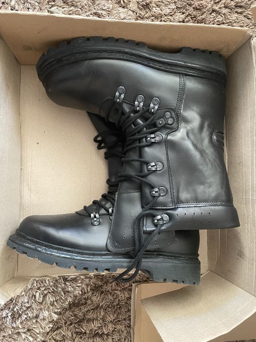 Bocanci si tinuta combat