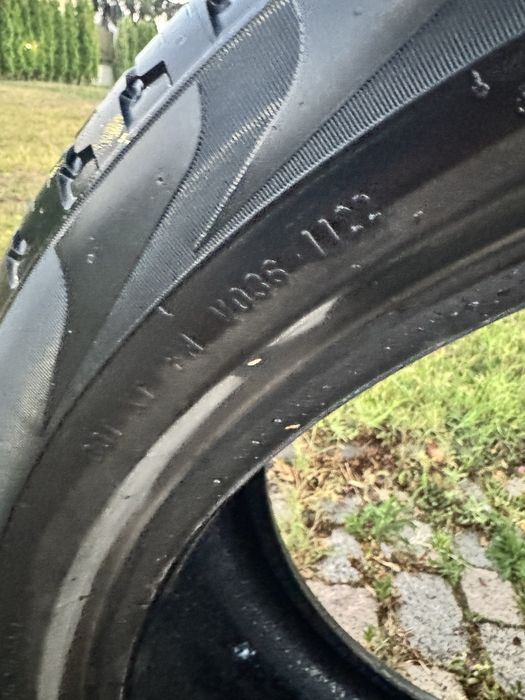 pirelli  285 40 21 всесезонни две гуми