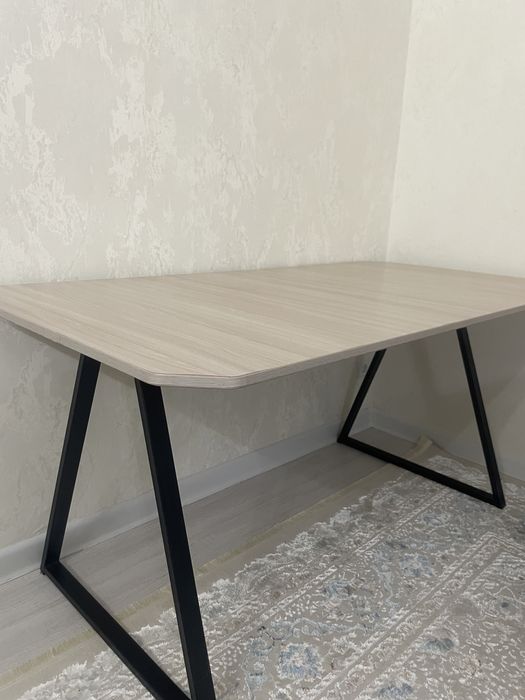 Продам б/у стол с самовызовом