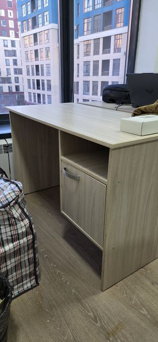 Офисная мебель в хорошем состоянии