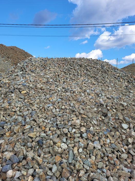 Piatră spartă și beton concasat