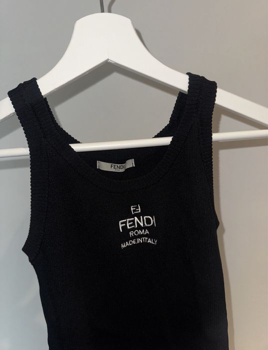 Нов черен топ fendi