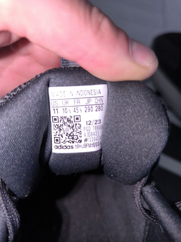 Adidas 45.5  ID0423