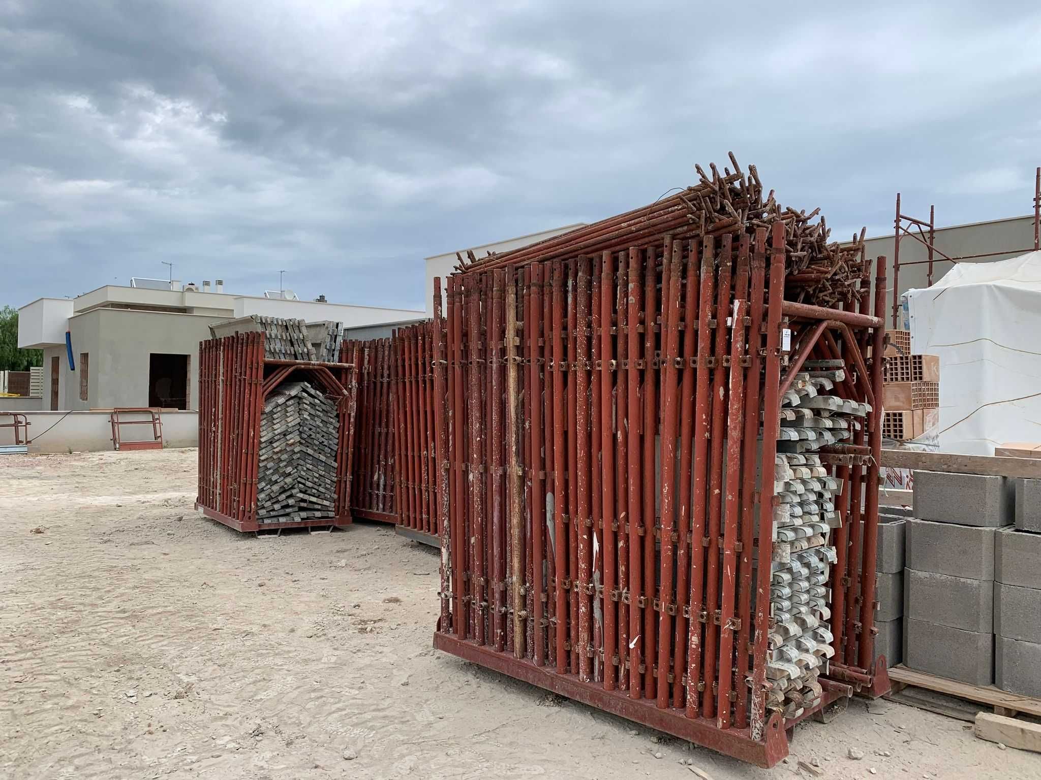 Vand schela metalica constructii 460lei/tronson complet