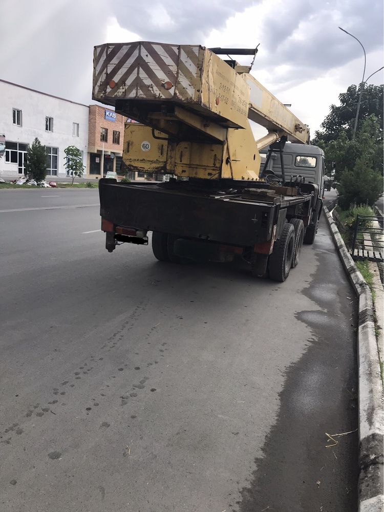 Avtokran galichanin 25 tonna