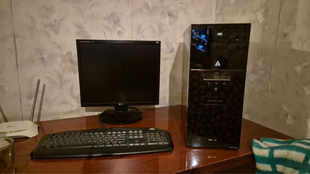 продается компьютер старый