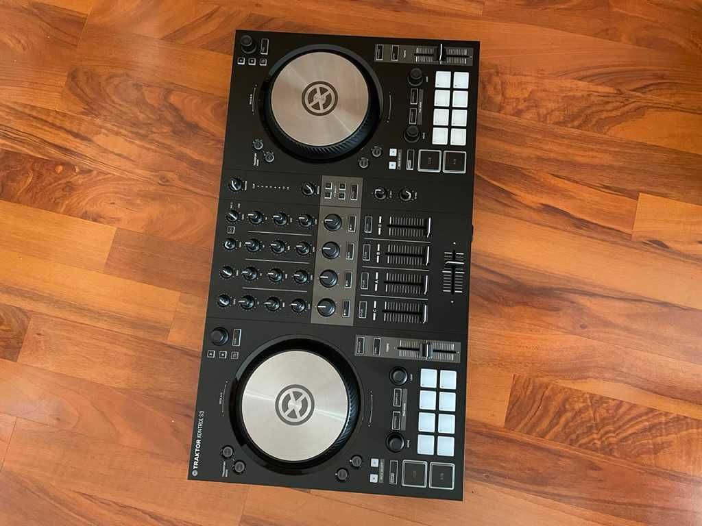 Traktor S3 + CASE