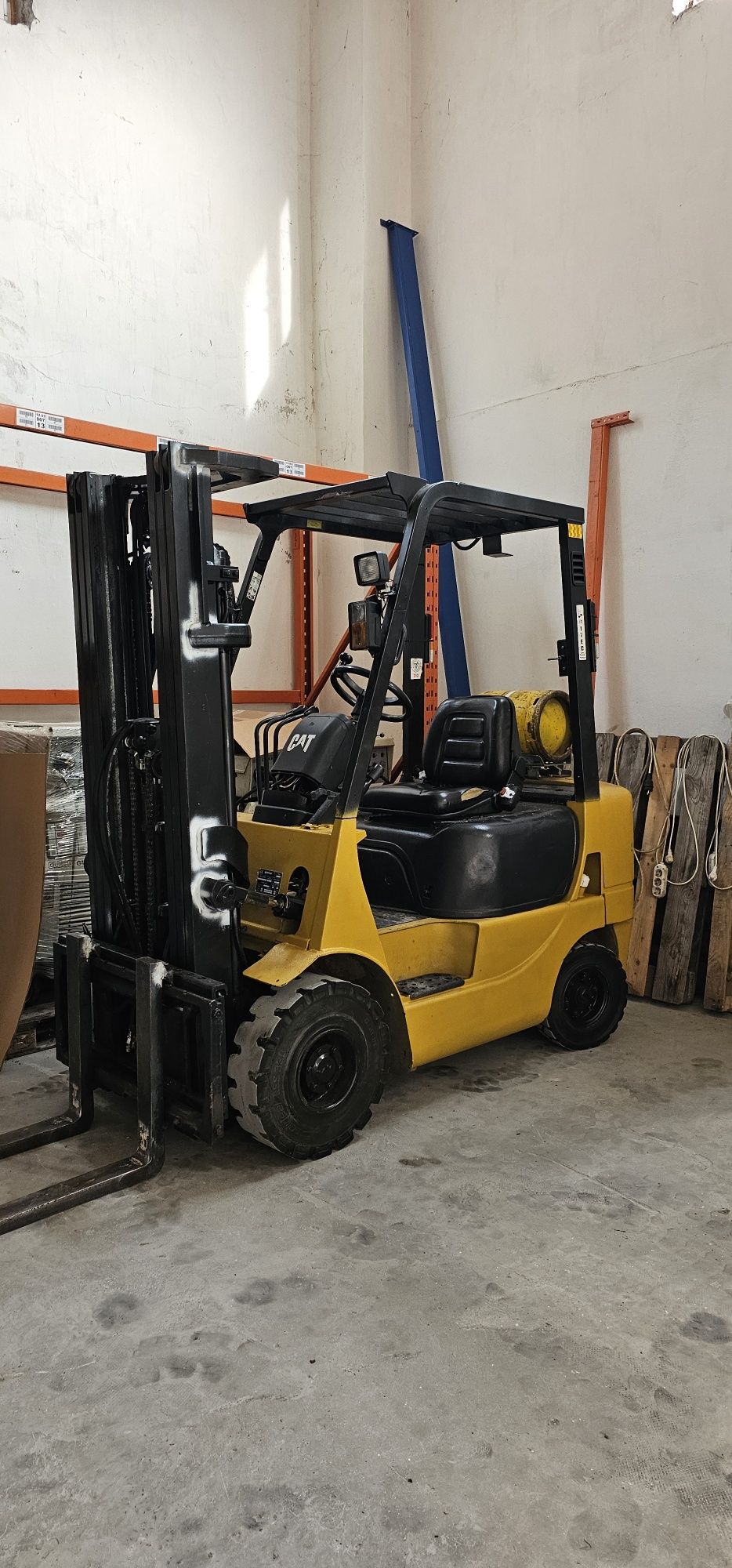 Vand Stivuitor Caterpillar Avizat CNCIR