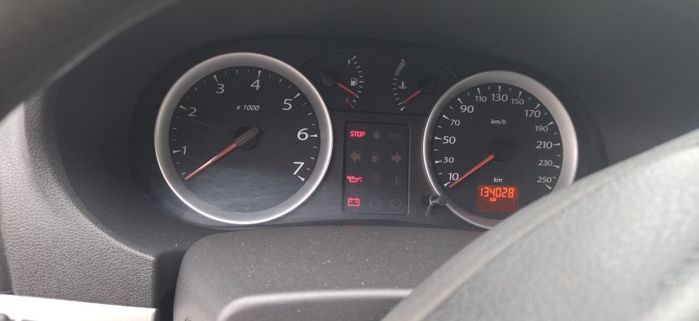 Renault Clio     .