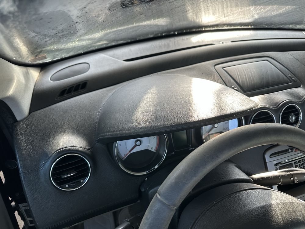 Табло кожа със десен Airbag за Пежо 308