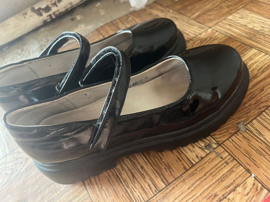 женский туфли в хорошым состояние