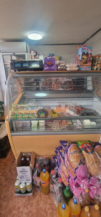 Хладилна витрина