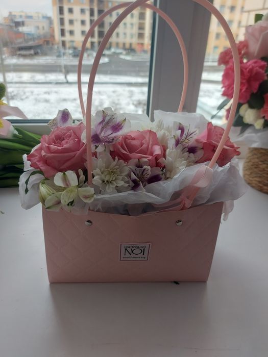 Букеты в корзиночке