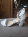Sandale albe Guess
