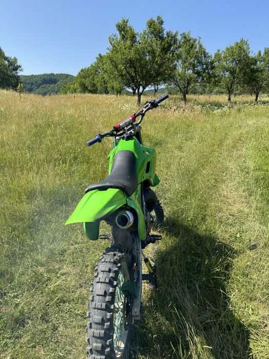 Vand sau schimb cross Kawasaki 250 2t