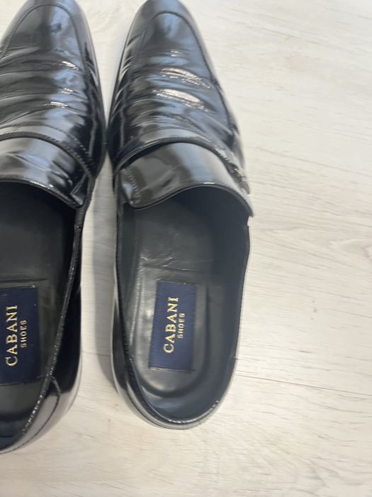 Vand pantofi eleganti pentru barbati