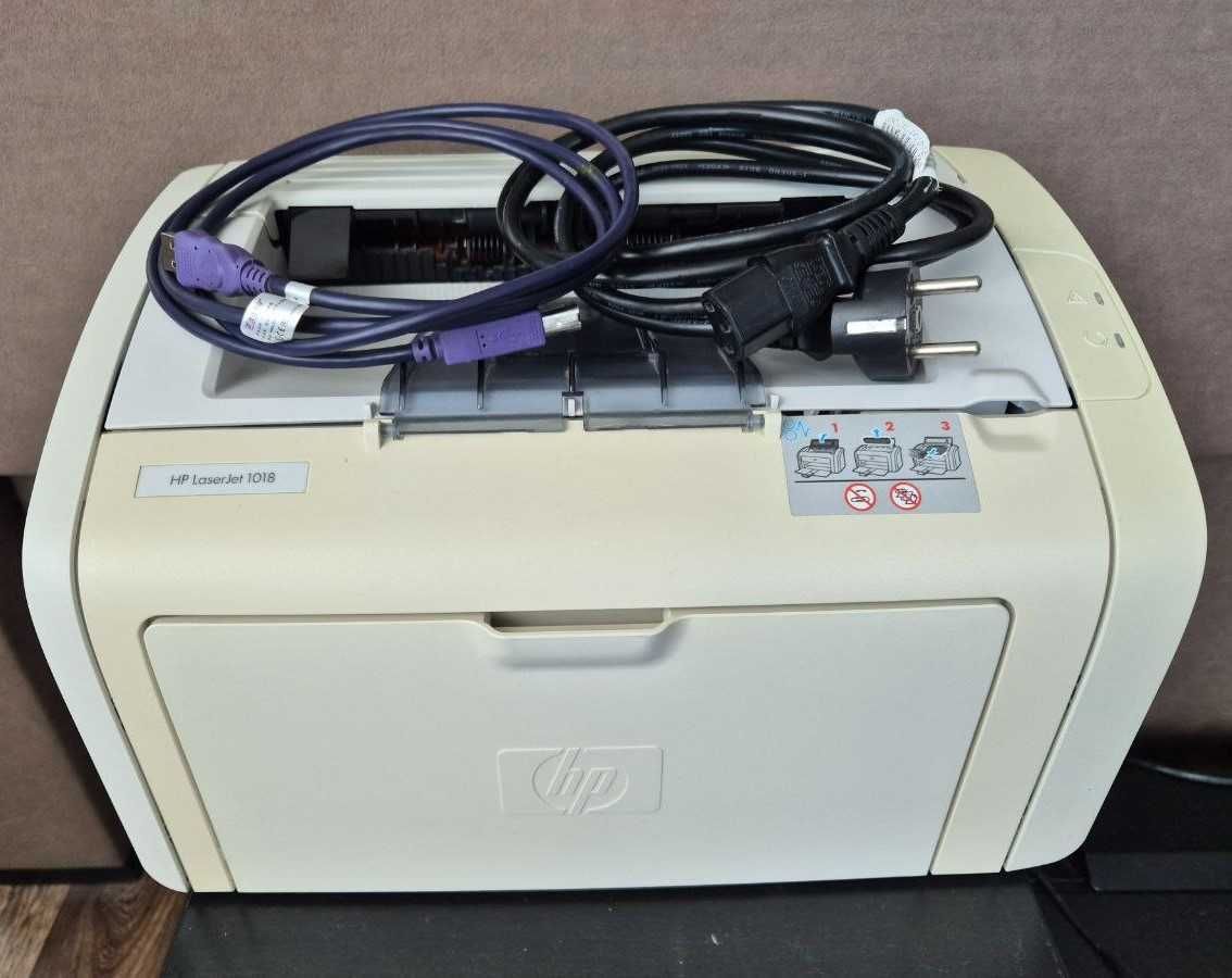 Принтер лазерный черно-белый Hp Laserjet 1018 в отл состоянии
