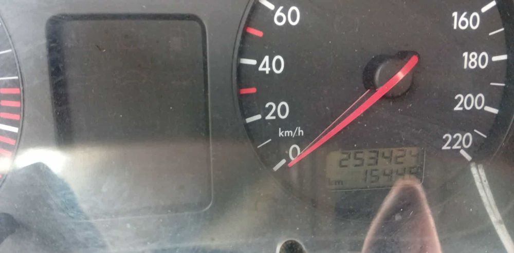 Vând golf 4 1.9 tdi