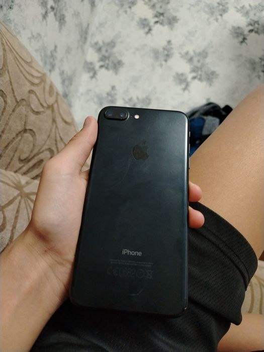 Продам айфон 7 плюс, не работает