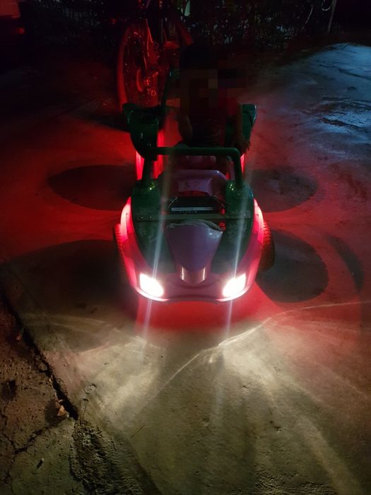 Продам детские Тесла электрокар двухмоторный мягкие резиновы баллон