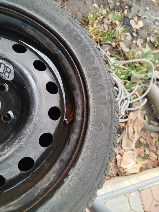 Продам зимнюю резину с дисками