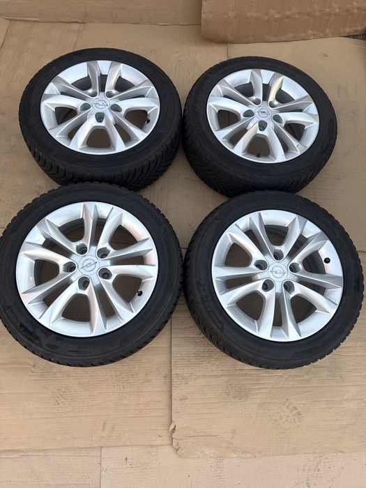 Оригинални джанти.  Opel 16” 5x110 ET40 с зимни гуми Hankook 195/55/16